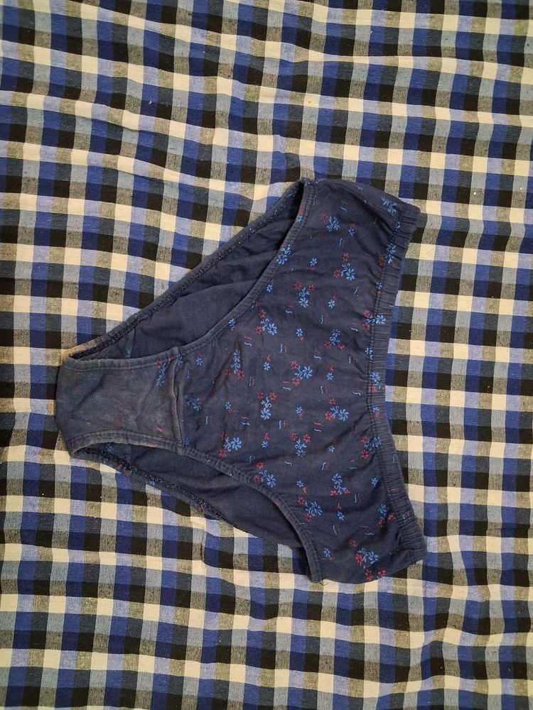 Floral blue shorts
