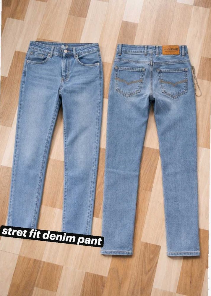Light Wash Stretch Fit Denim Jeans