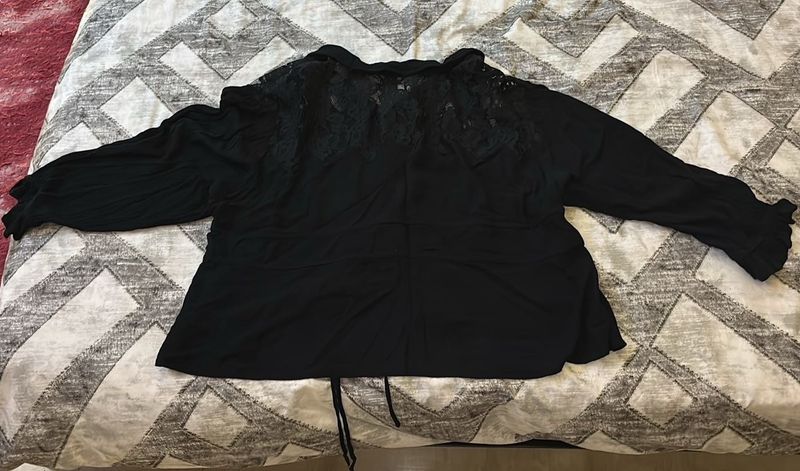 Black Lace Flare Top With Knots For Fitting