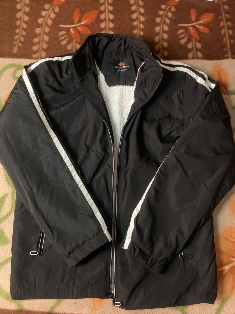 Free delivery 🥳 Quechua Black Active Jacket