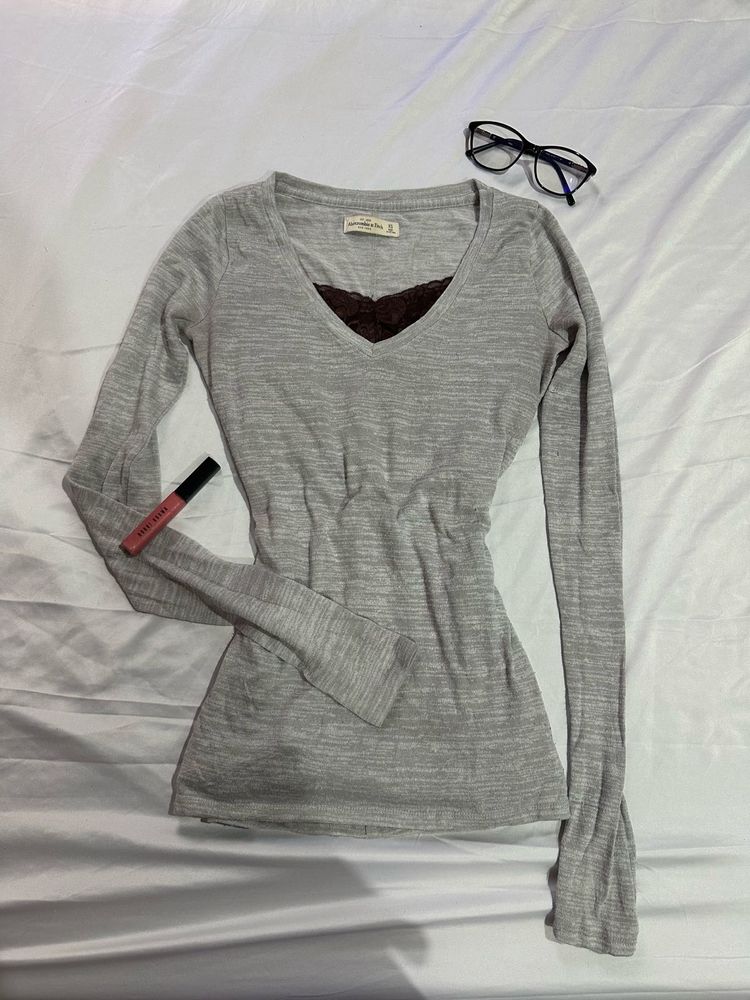 Ambercrombie &amp; Fitch V Neck Pullover