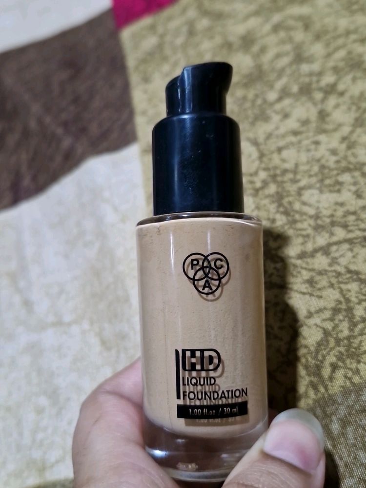 PAC Hd LIQUID FOUNDATION (2.3)