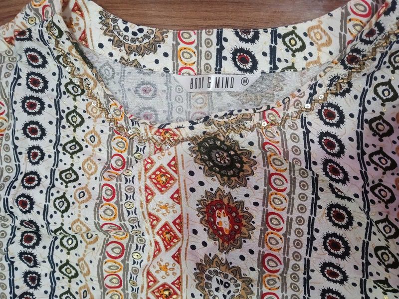 Bodi &amp; Mind Patterned Kurti With Leggings- Size M