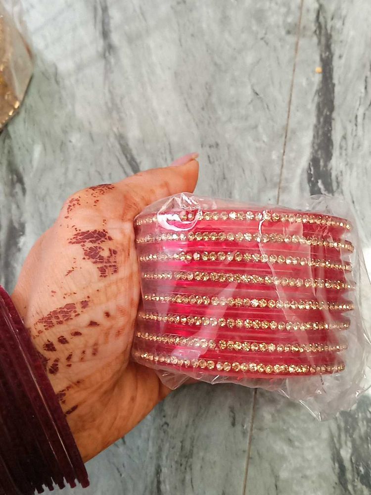 Red Bangle Set