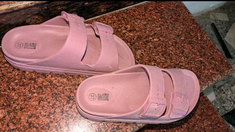Pink Zudio Buckle Sandals