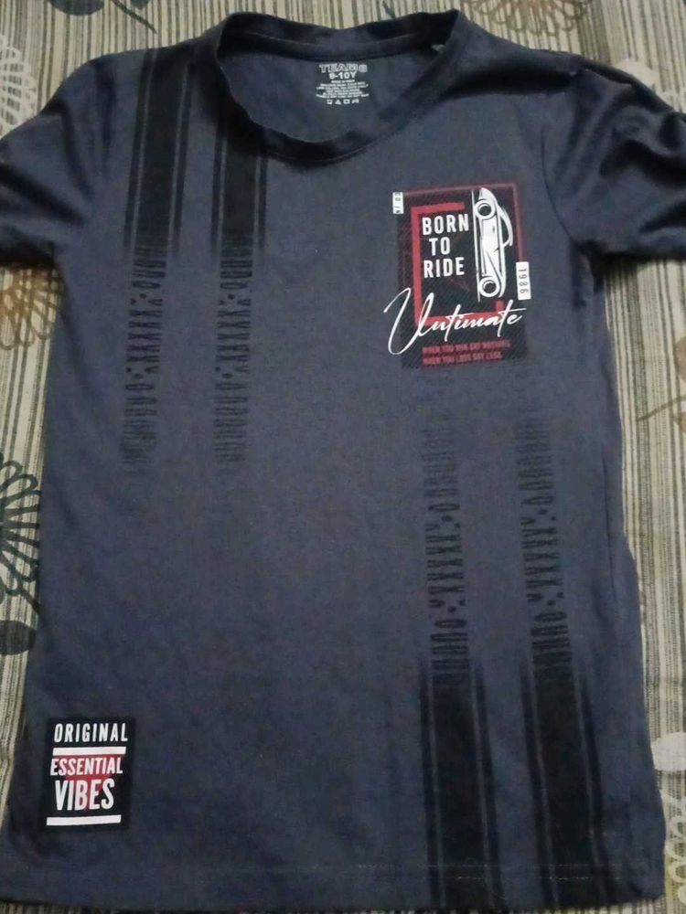 Boys Graphic Print T-shirt