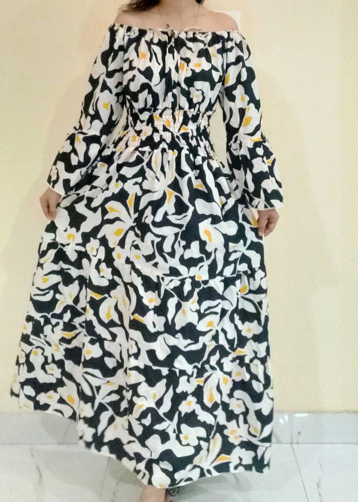 Off Shoulder Smokey Freesize Dress