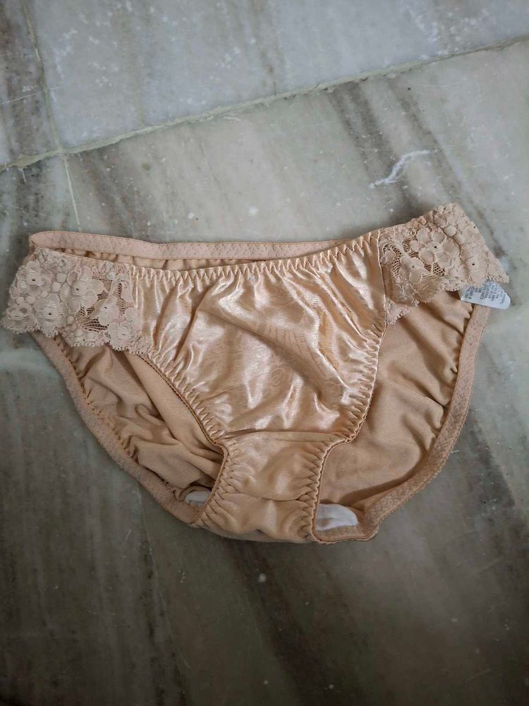 Set Of 4 Underpanties For Year 11 To 14 Old Girl