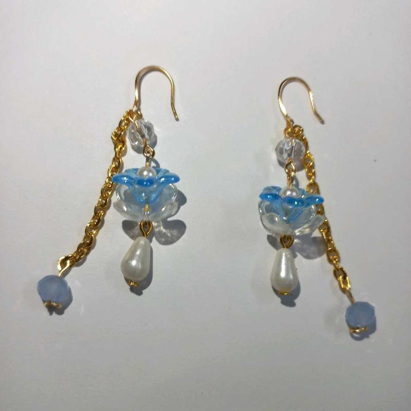 Beautiful Handmade Beaded Floral Earrings - Blue