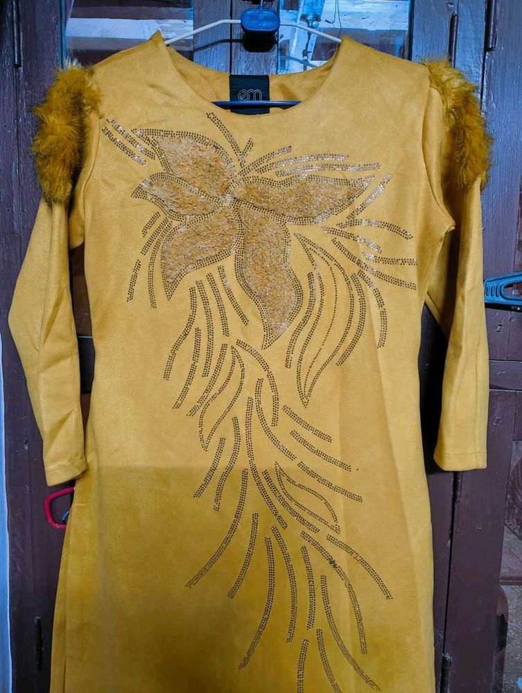 Stylish Mustard velvet Kurti🌼