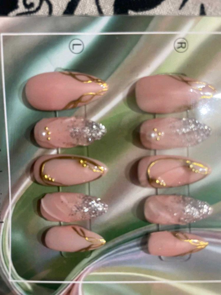 PRESS ONS!! HANDMADE!! FOR NOT SO BIG NAILS!