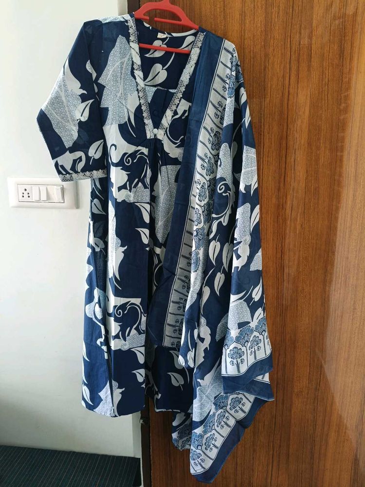 Blue &amp; White Cotton Salwar Kameez Suit