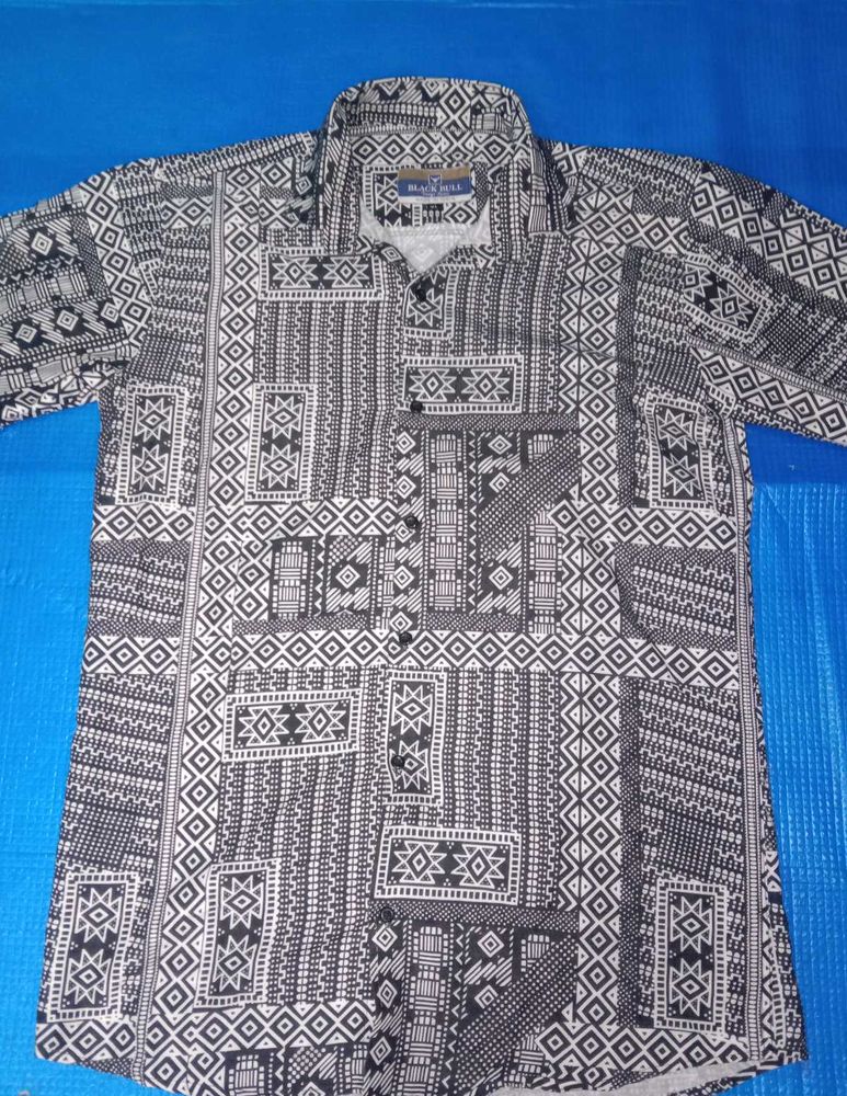 Patterned Men&#39;s Shirt