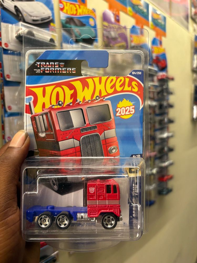 Hot Wheels Transformers Optimus Prime