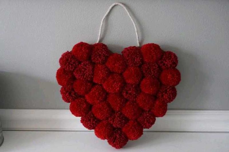 Red  Pom Heart Deco