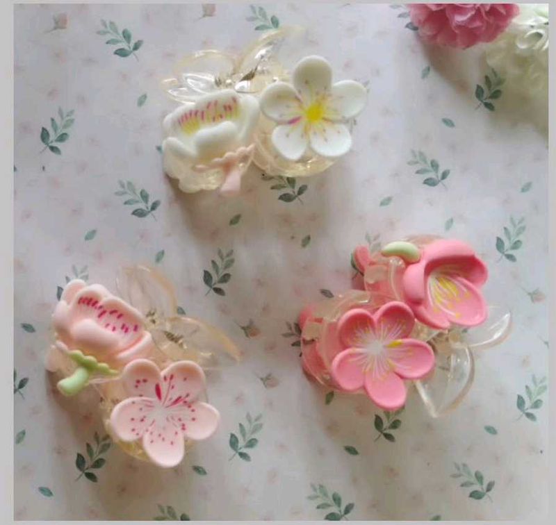 Floral Hair Claw Clip🩷