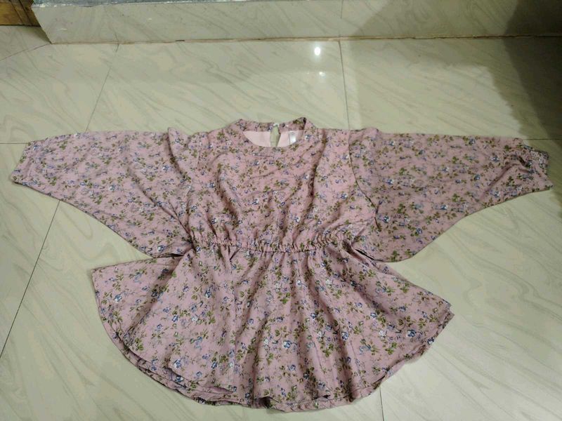 Floral Blouse - Flowy Fit