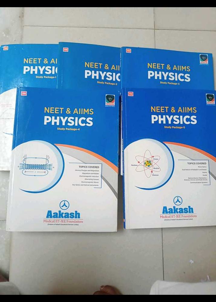 Aakash Neet And Aims Books
