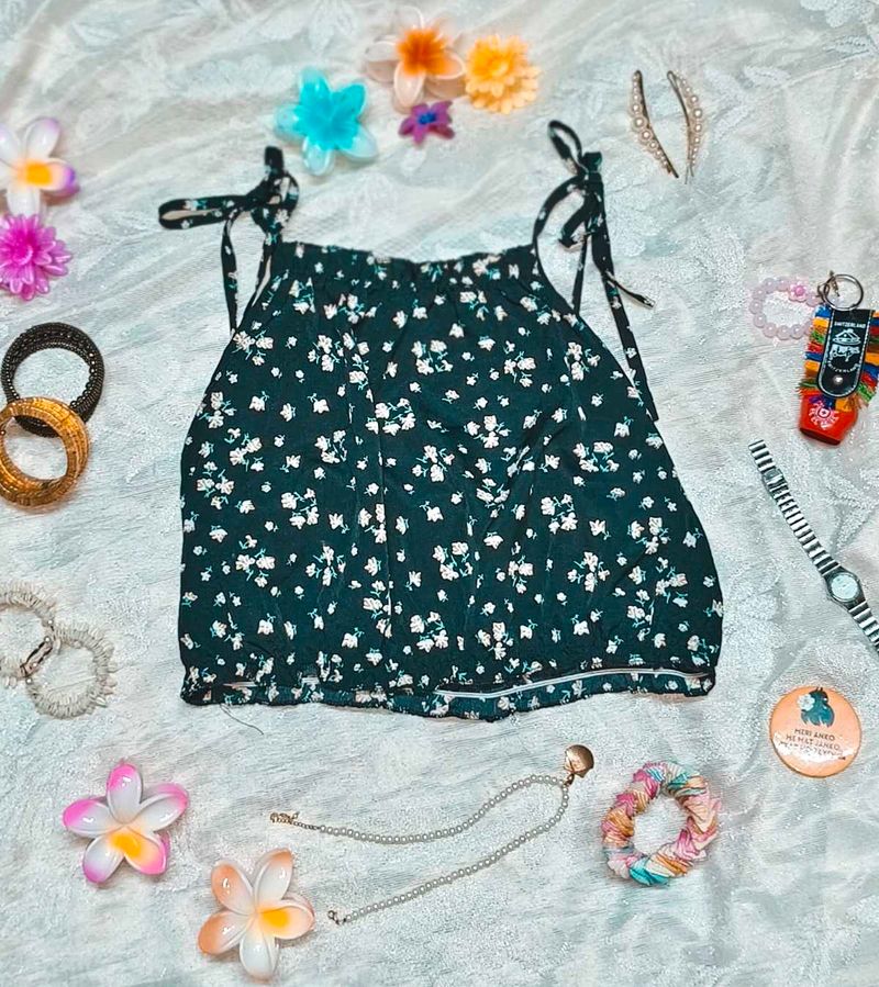 🎁Buy 2 Get 1 Free 🎁Foral Black  Crop Top