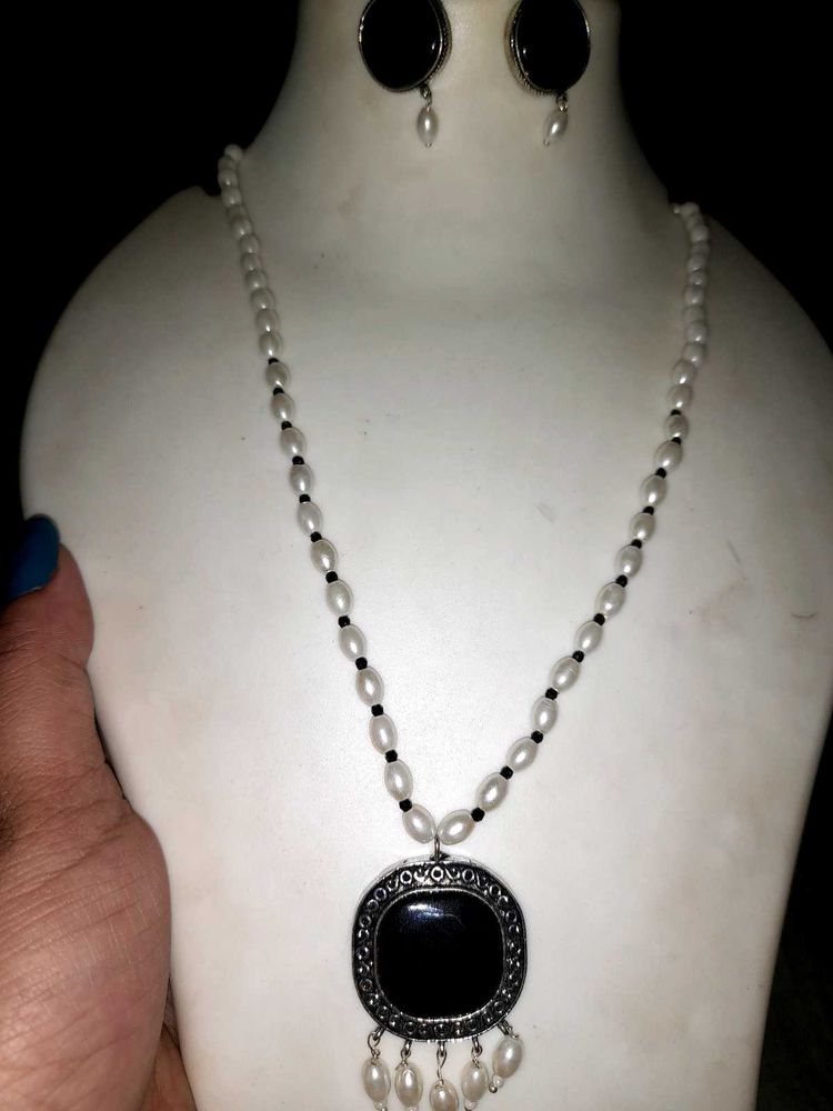 Pearl Necklace &amp; Earring Set