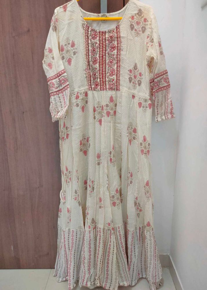 Superb Ethnic Dress 👗
