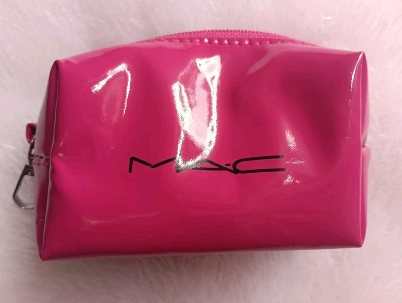 Mac Pouch 💕♥️