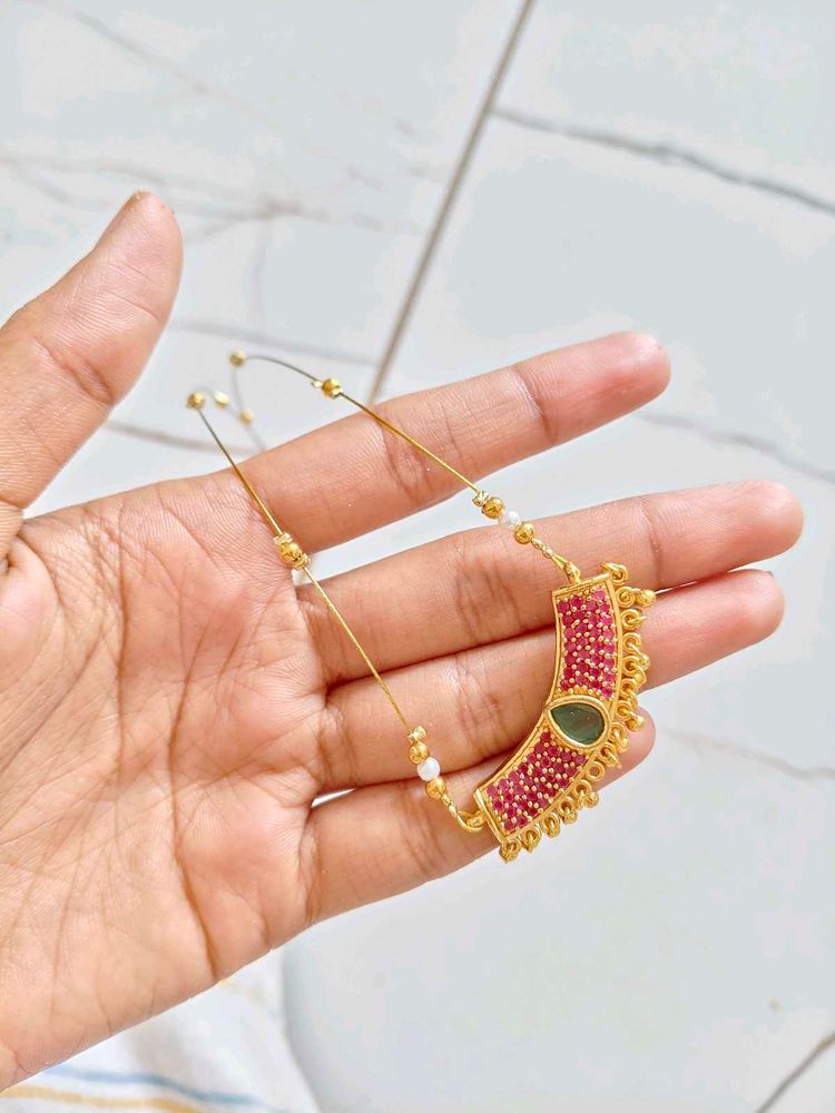 Invisible chain + 3pairs of earing studs