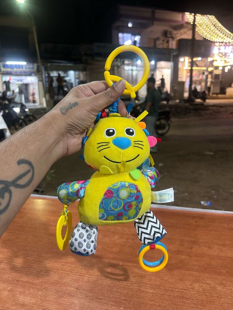 Leon activity teether