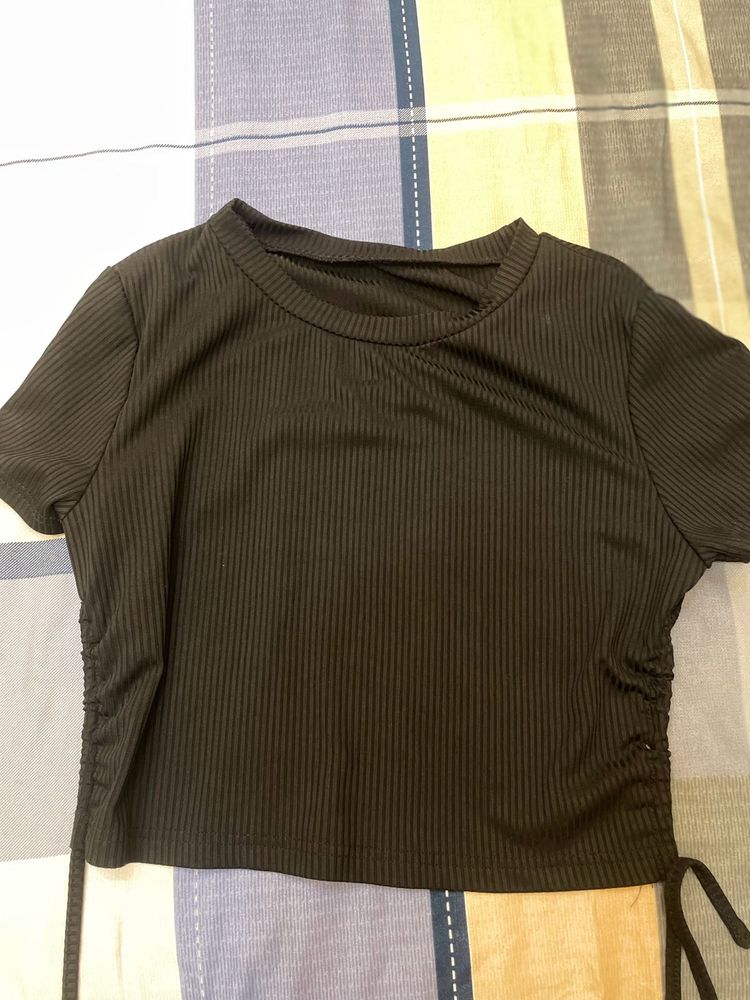 Urbanic Backless Pullover T-Shirt