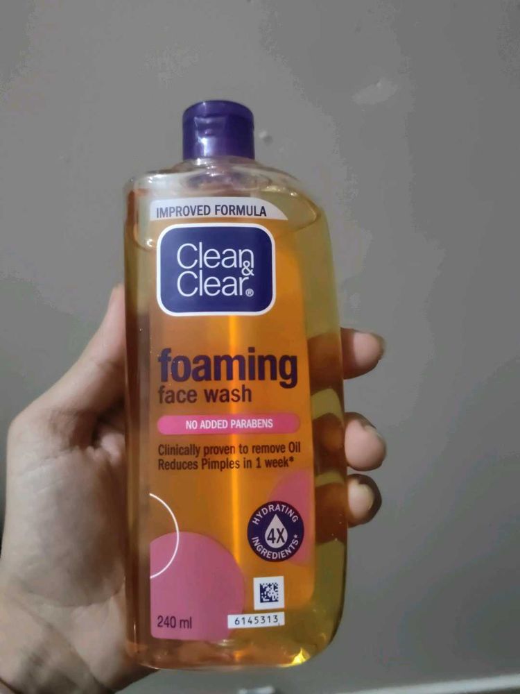 Clean &amp; Clear Foaming Face Wash