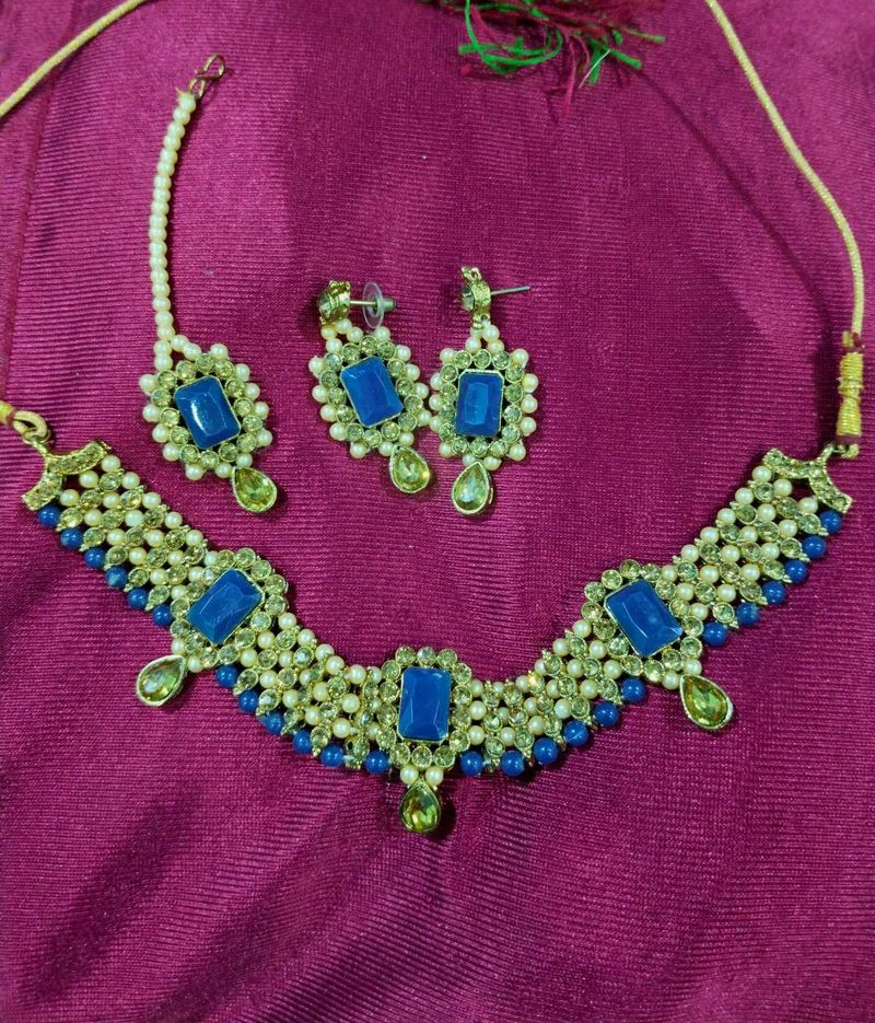 Neavy Blue Nacklace With Maangtika🥰