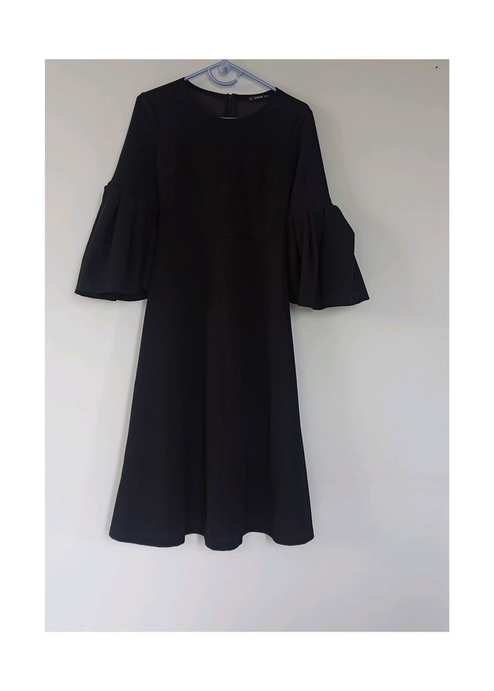 Black Aline midi Dress