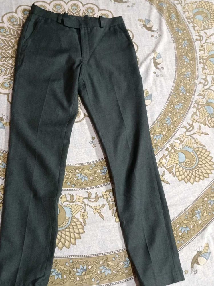 Men&#39;s Green Straight Trousers