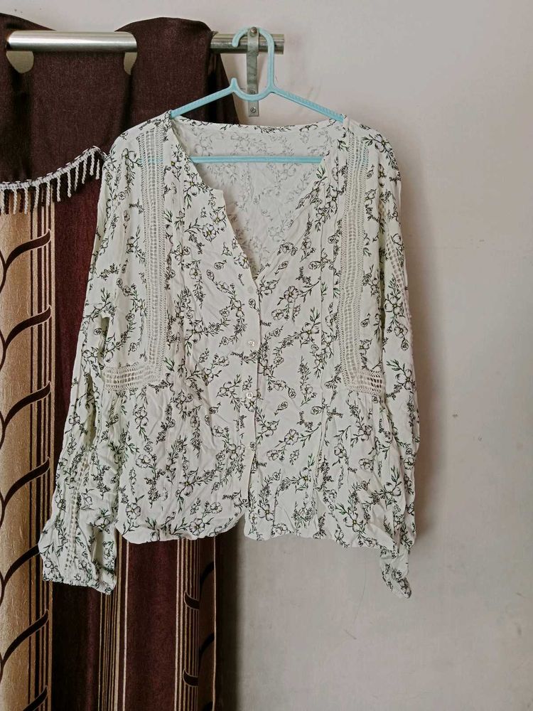 Women&#39;s Floral Peplum Top with Lace