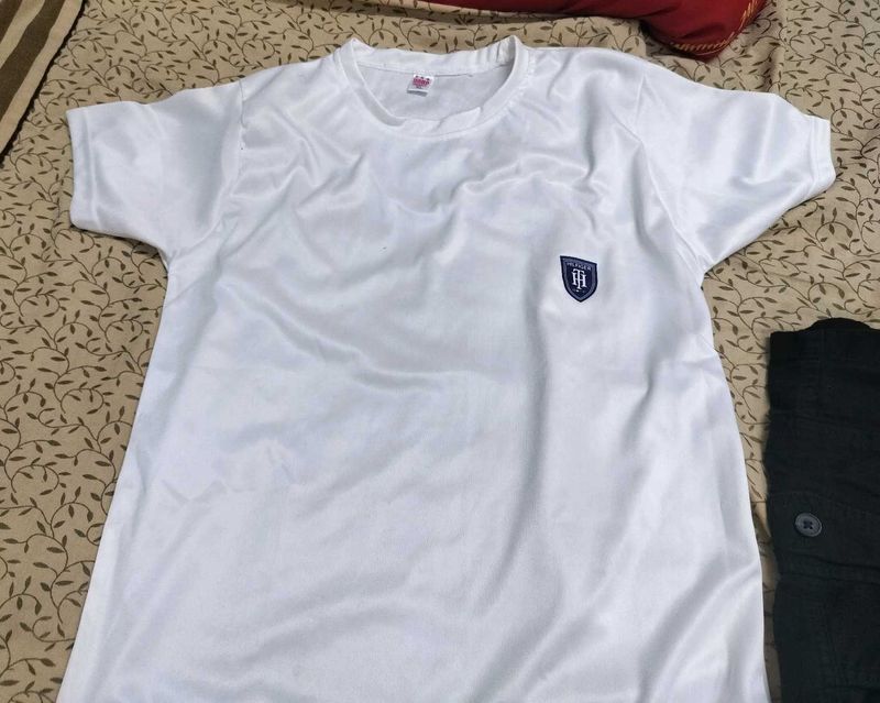White Tshirt Of Brand Helfigure