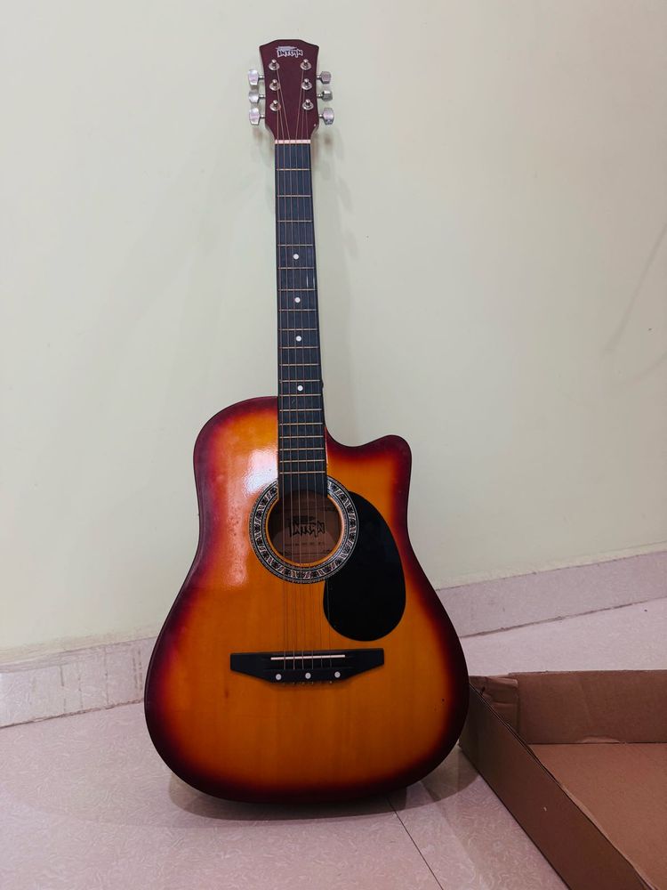 INTERN GUITAR