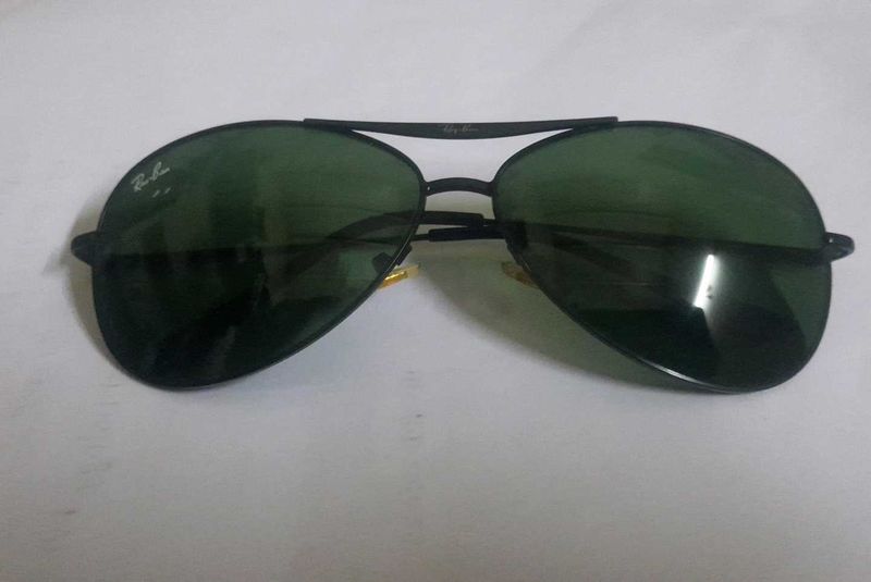 Ray-Ban Aviator Sunglasses with Case