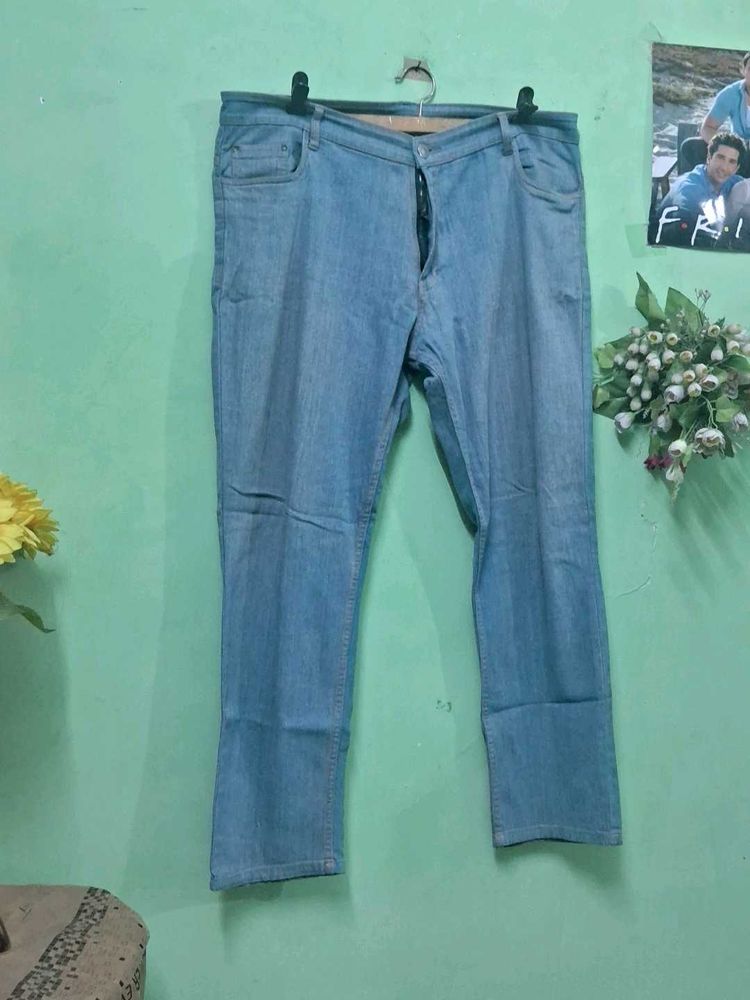 Light Wash Denim Jeans. 💙