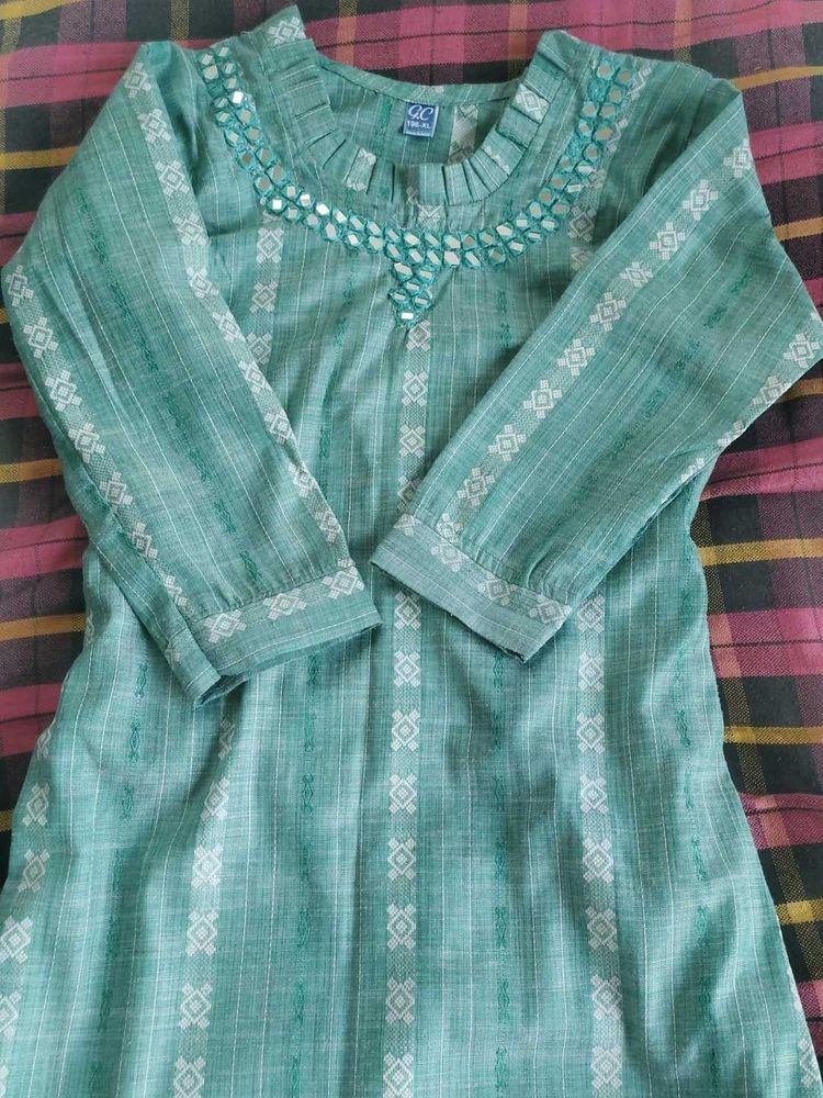 Green Embroidered Kurta