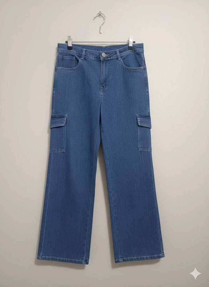 Blue Denim Cargo Jeans for women 🩷