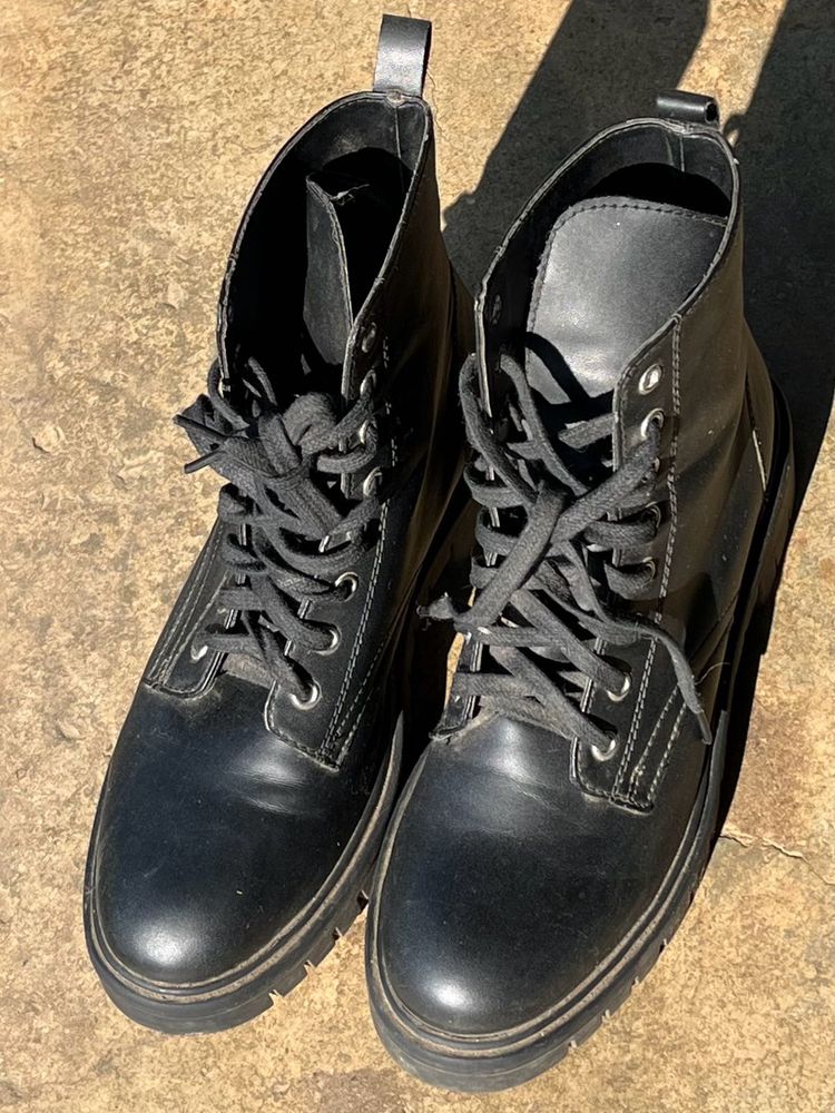 Black Boots