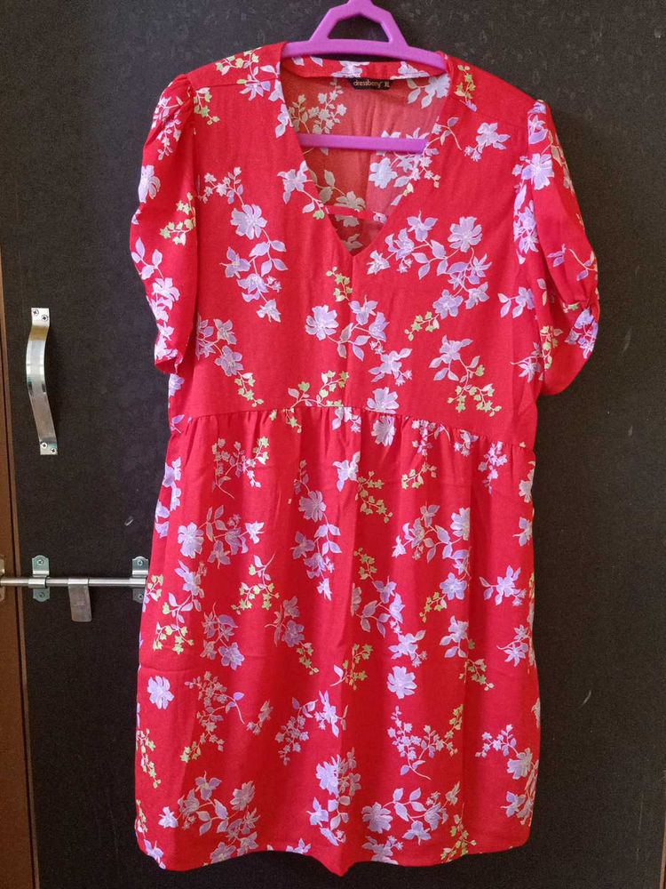 🎀🥀 Gorgeous Red Floral Dress🥀🎀