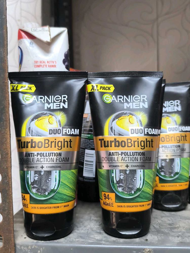 Garnier Men TurboBright Duo Foam
