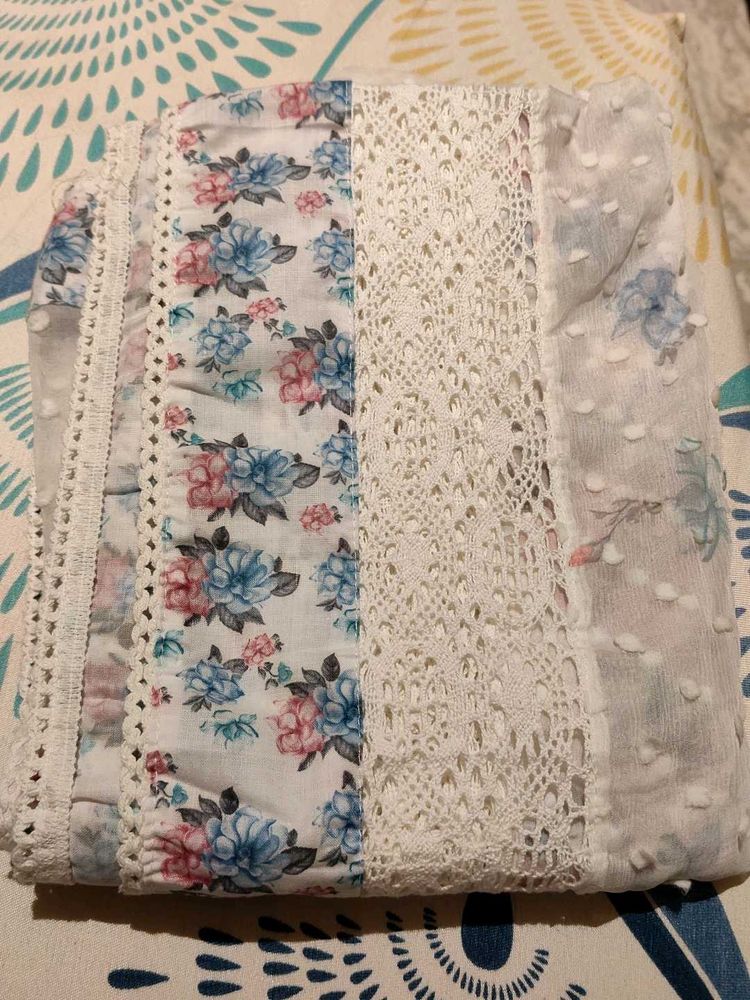 Floral &amp; Lace Duppata