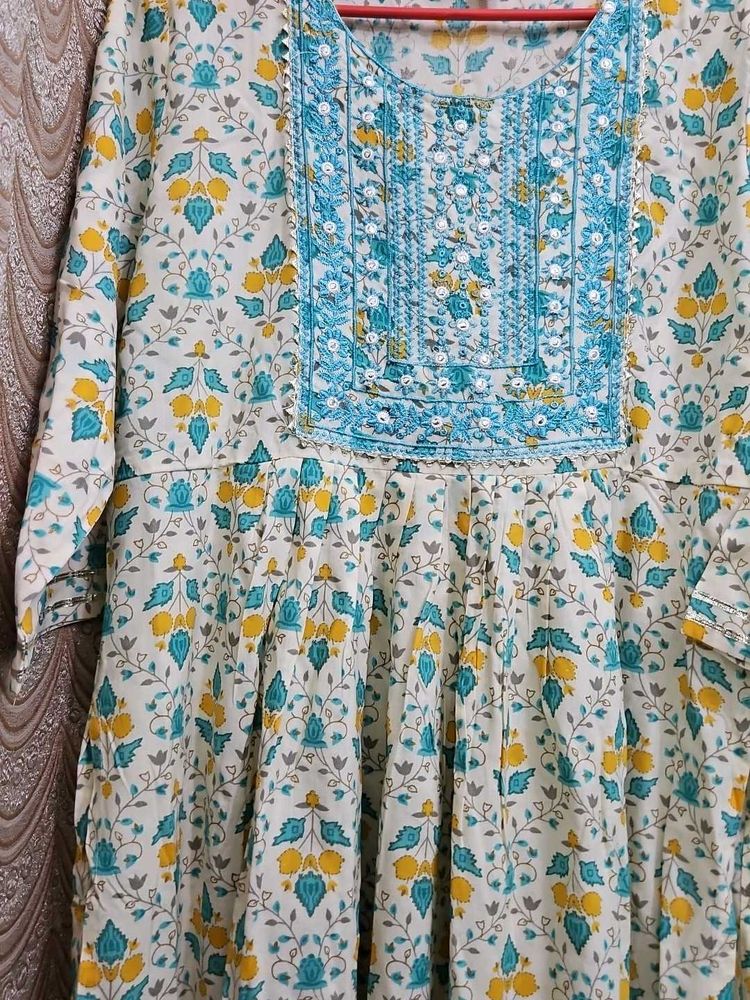 Floral Embroidered Kurtapant