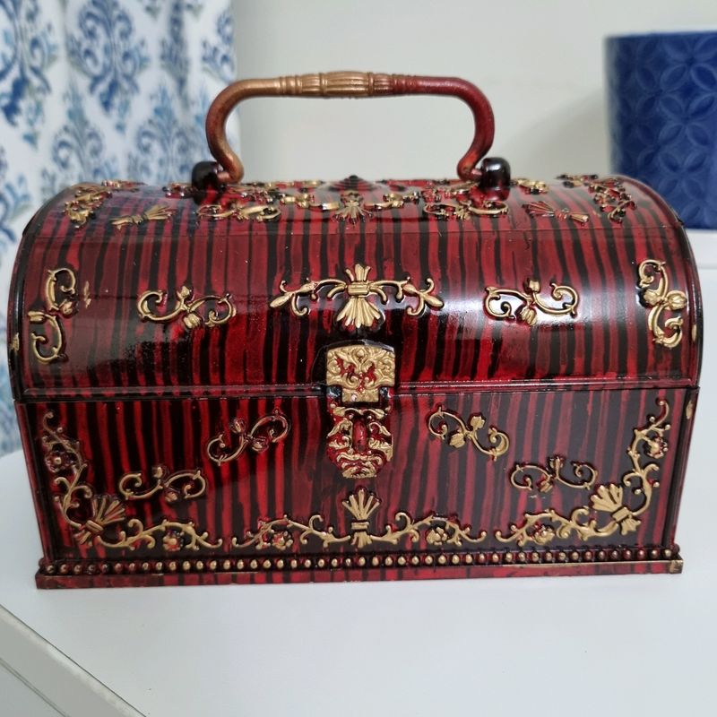 Beautiful Jewellery Box With Mirror