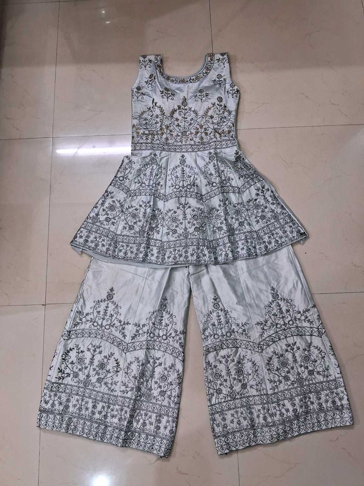 Elegant Embroidered Kurta Set
