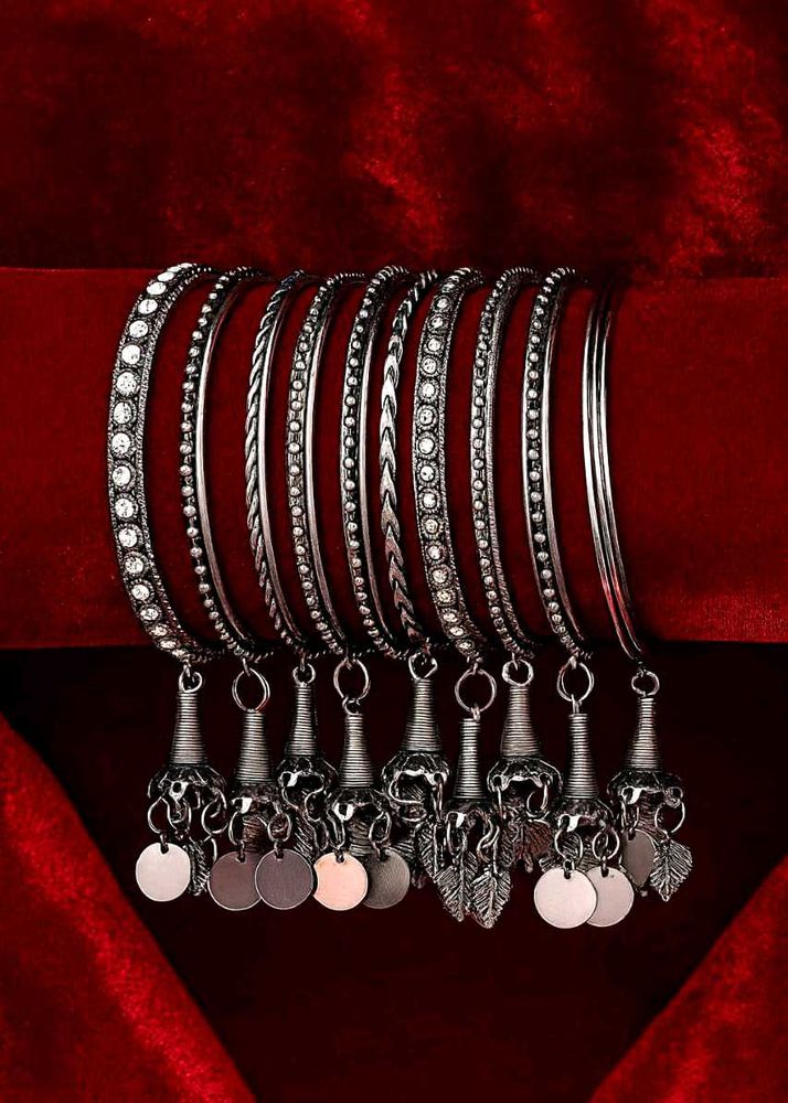 Silver Tone Bangle Set