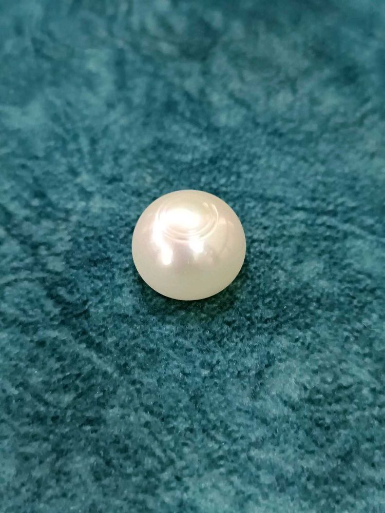 Lustrous White Pearl
