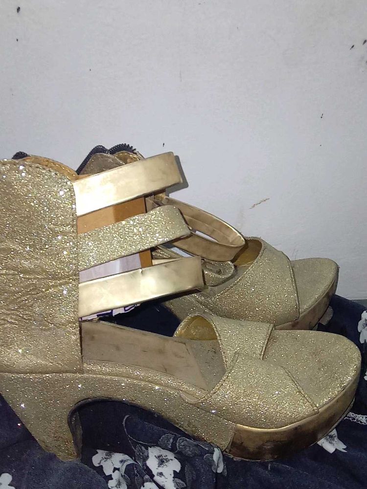 GOLDEN HEELS ❤️‍🔥✨️🧨